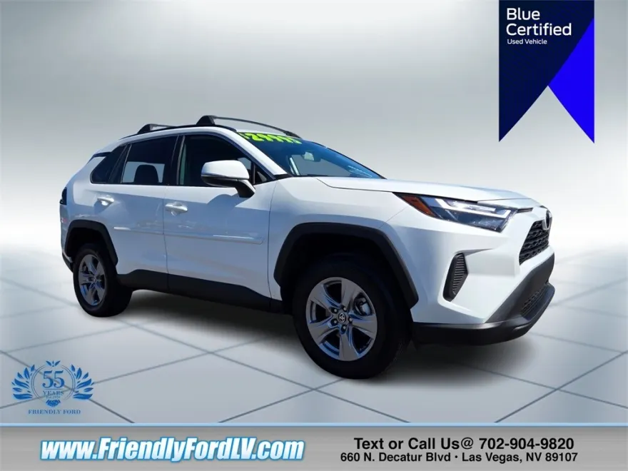 2022 Toyota RAV4 XLE photo 1