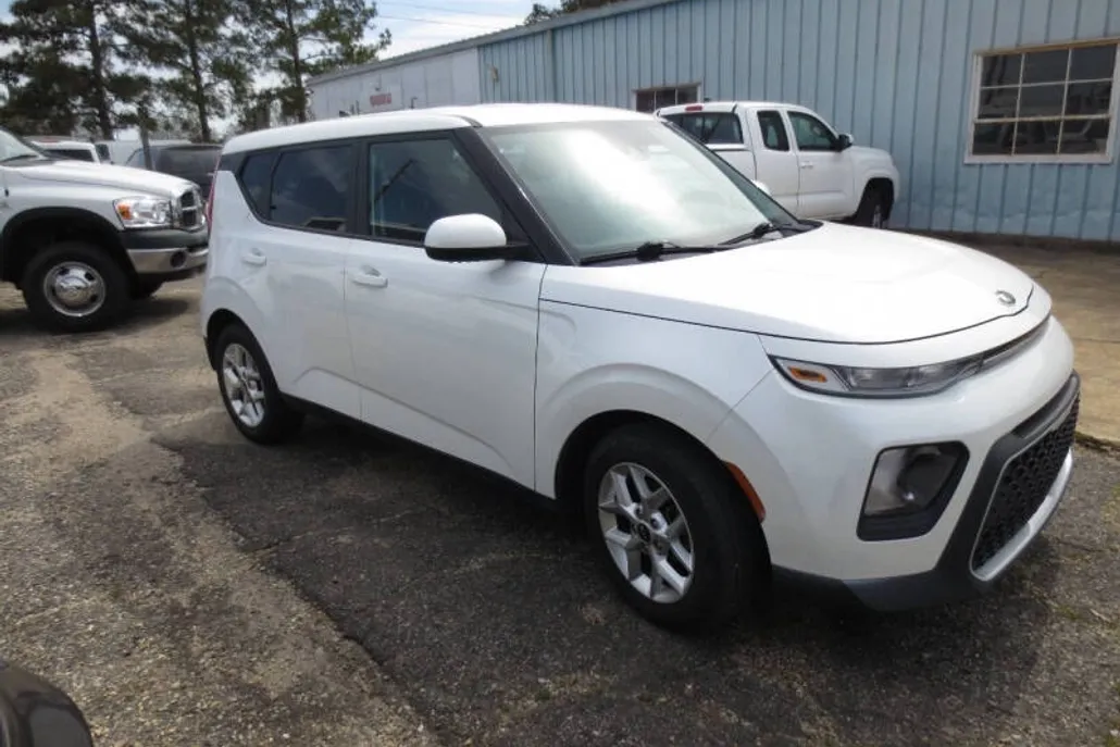 2021 Kia Soul S photo 1