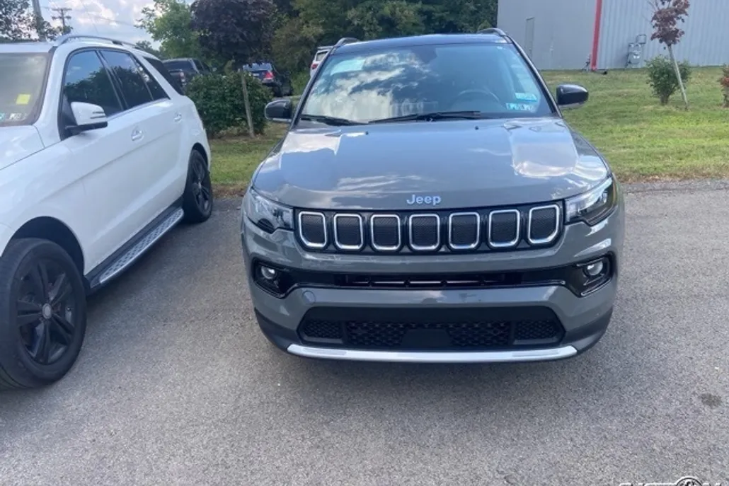 2022 Jeep Compass Limited photo 1