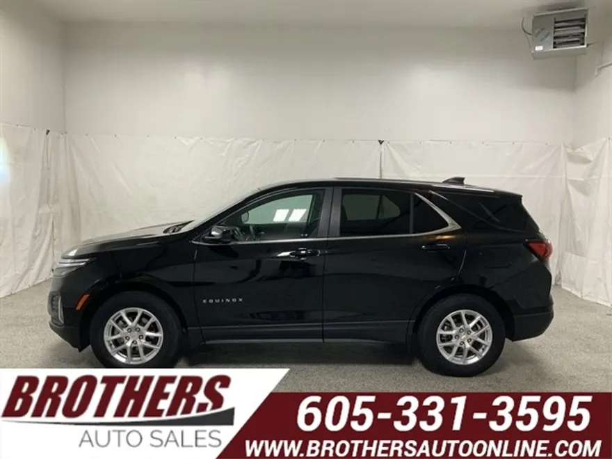 2023 Chevrolet Equinox LT photo 1
