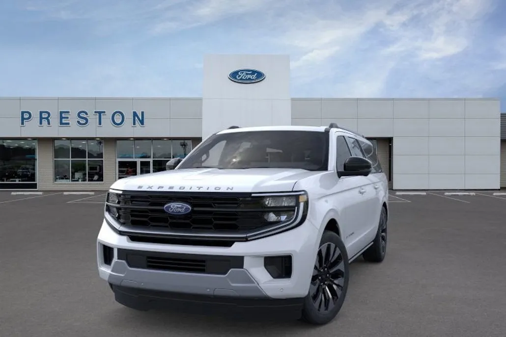 2025 Ford Expedition MAX Platinum photo 1