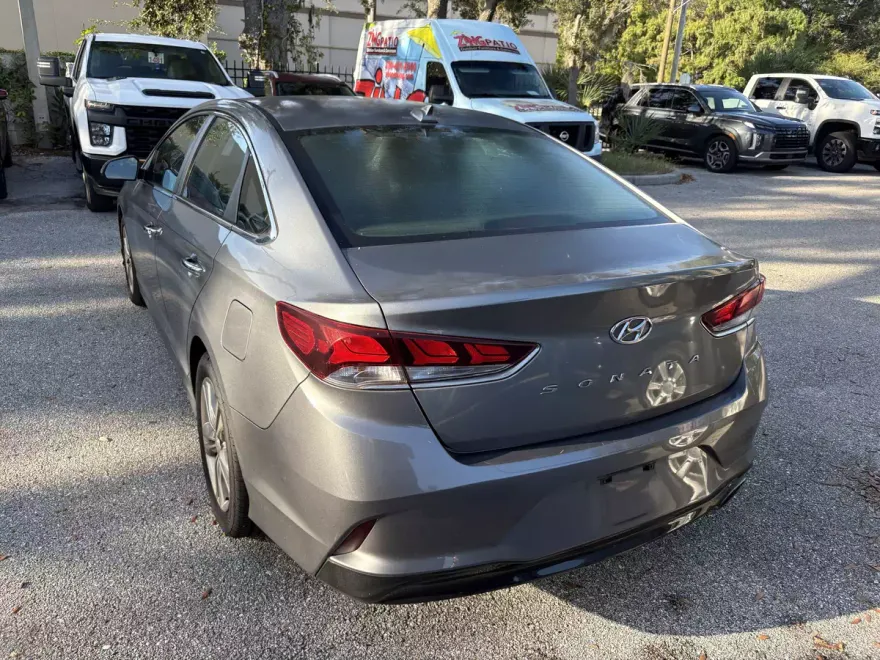 2018 Hyundai Sonata SEL photo 1