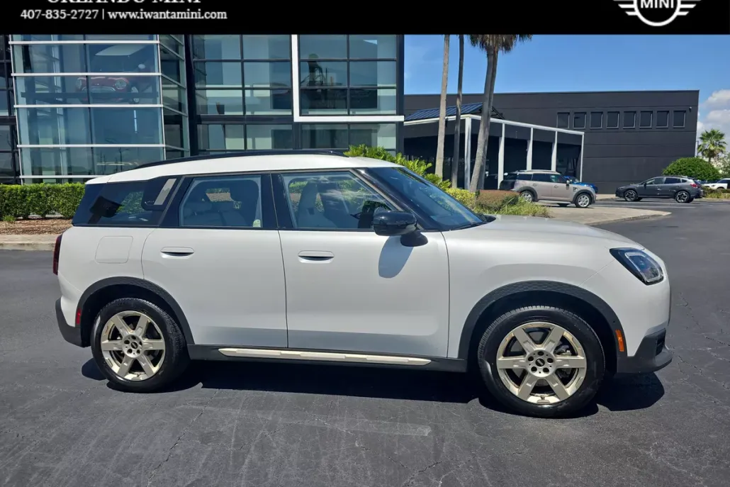 2025 Mini Countryman S ALL4 photo 1