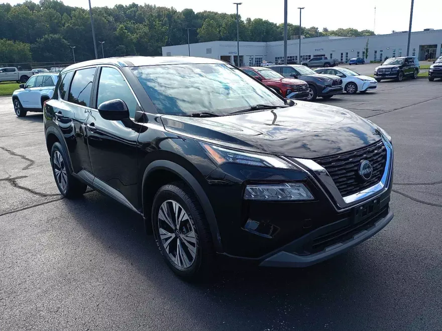 2023 Nissan Rogue SV photo 1