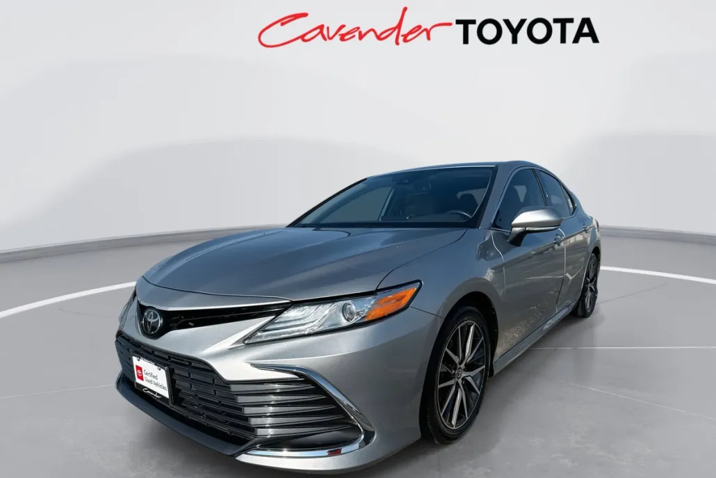 2022 Toyota Camry XLE photo 1