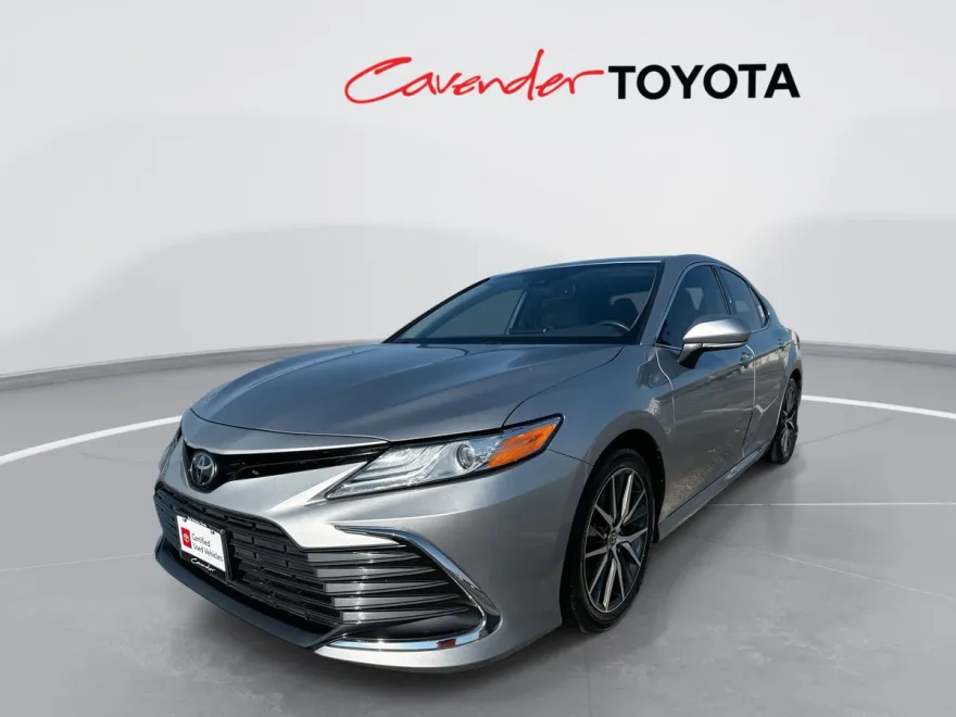 2022 Toyota Camry XLE photo 1