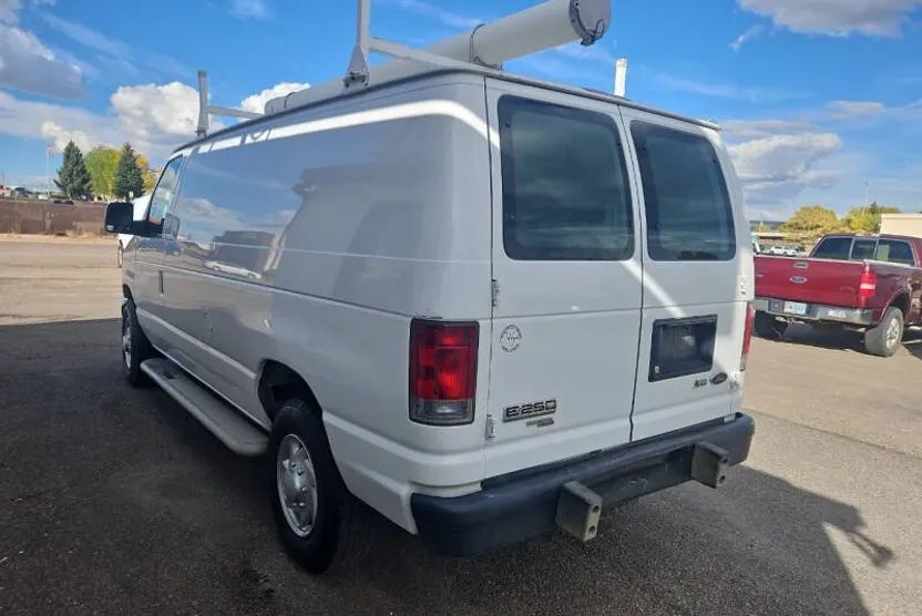 2014 Ford E-250 photo 1