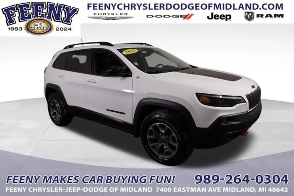 2023 Jeep Cherokee Trailhawk photo 1