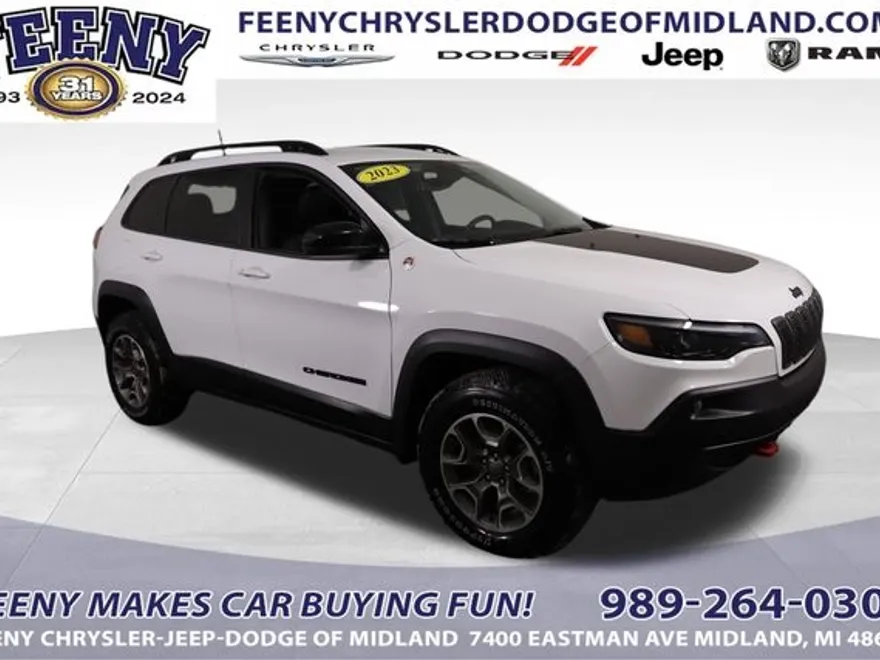 2023 Jeep Cherokee Trailhawk photo 1
