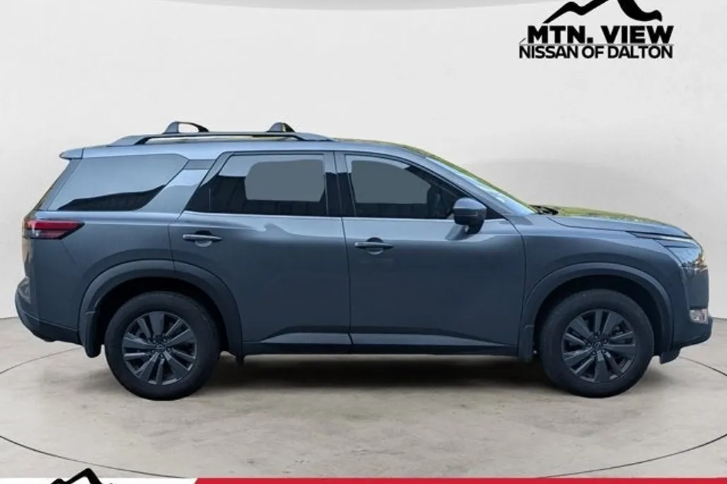 2024 Nissan Pathfinder SV photo 1
