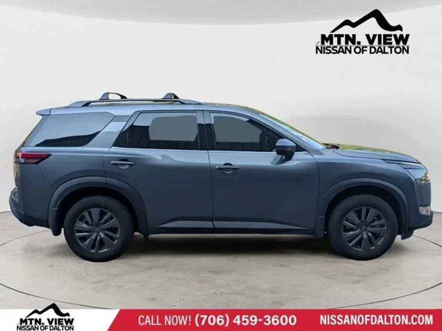 2024 Nissan Pathfinder SV photo 1