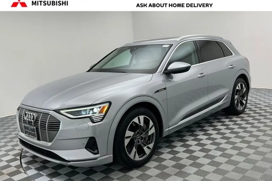 2022 Audi e-tron Premium Plus photo 1