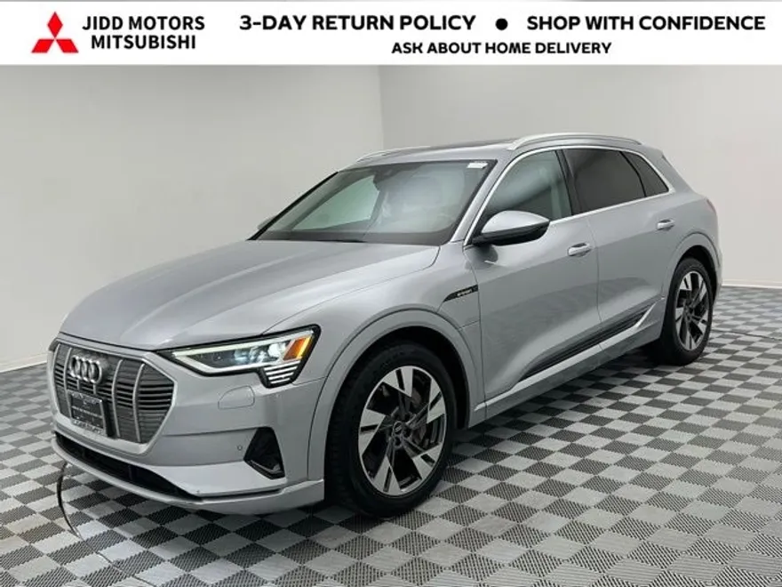 2022 Audi e-tron Premium Plus photo 1