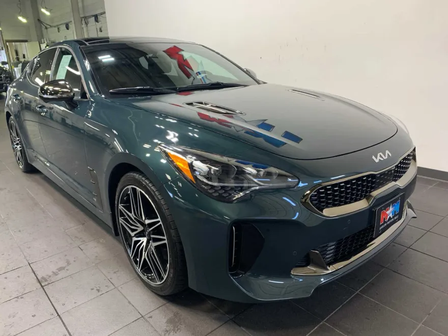 2023 Kia Stinger GT2 photo 1