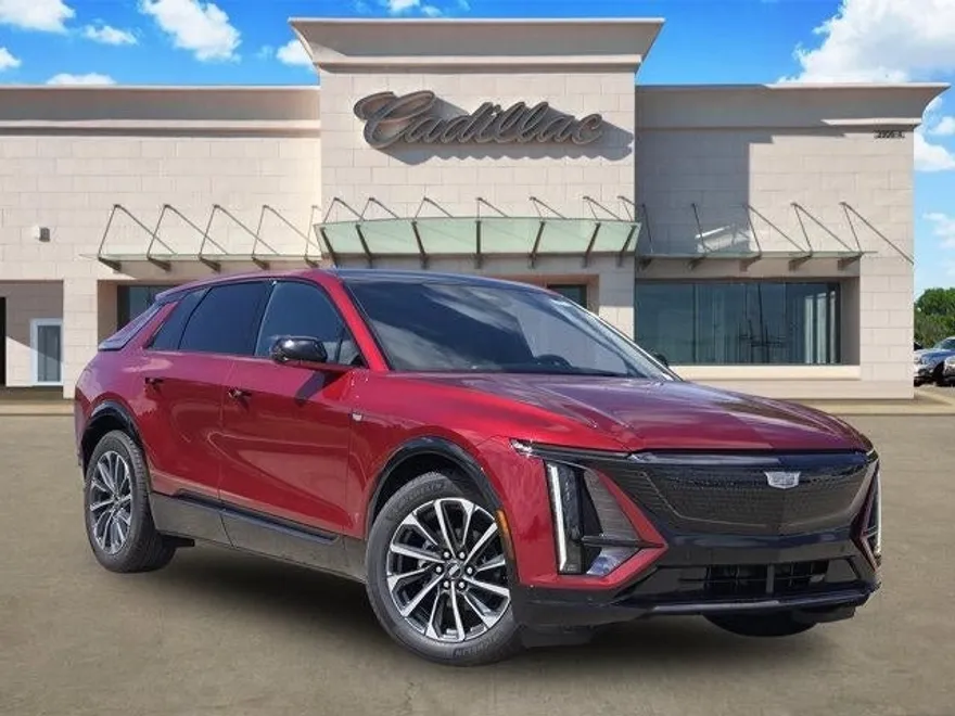2025 Cadillac Lyriq Sport photo 1