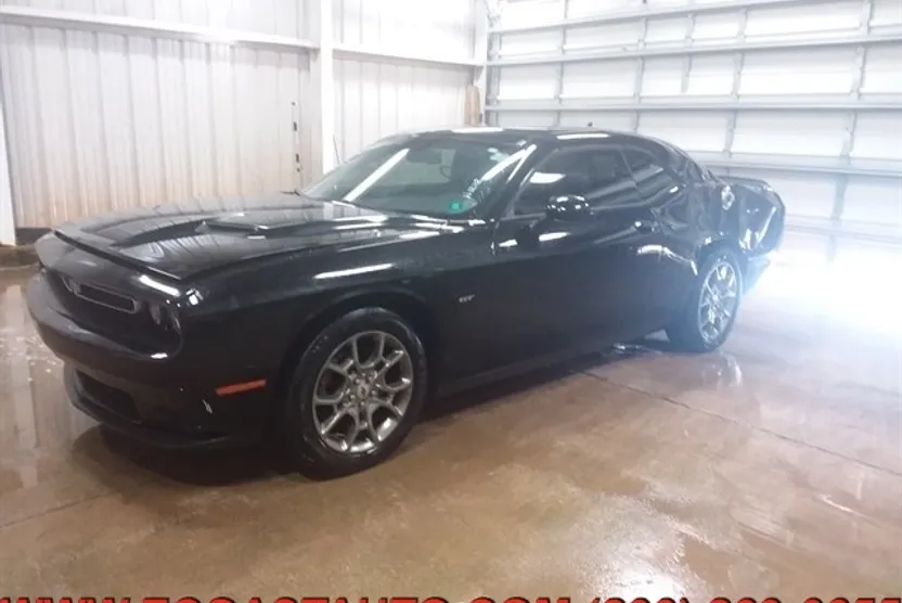 2017 Dodge Challenger GT photo 1