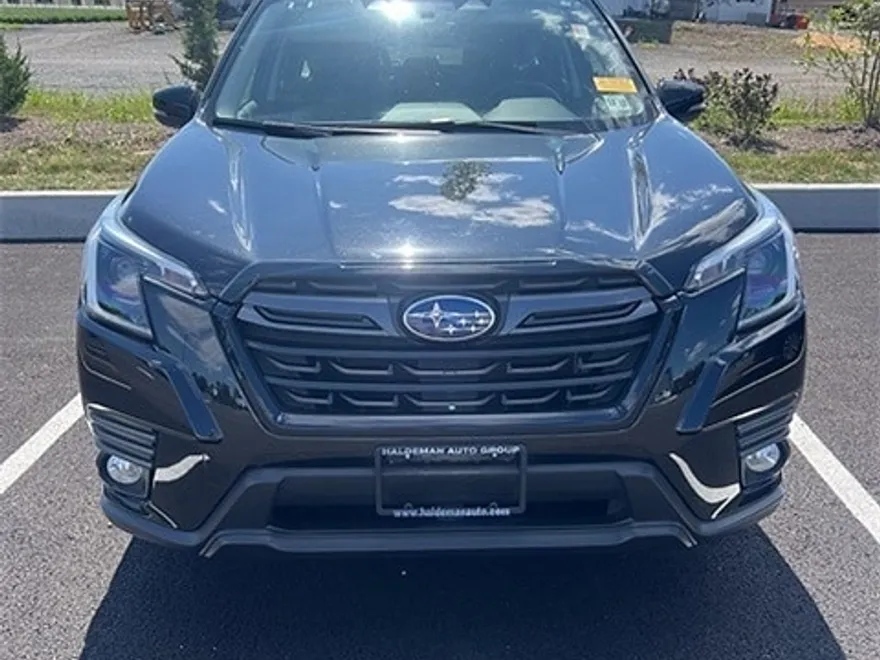 2023 Subaru Forester Limited photo 1