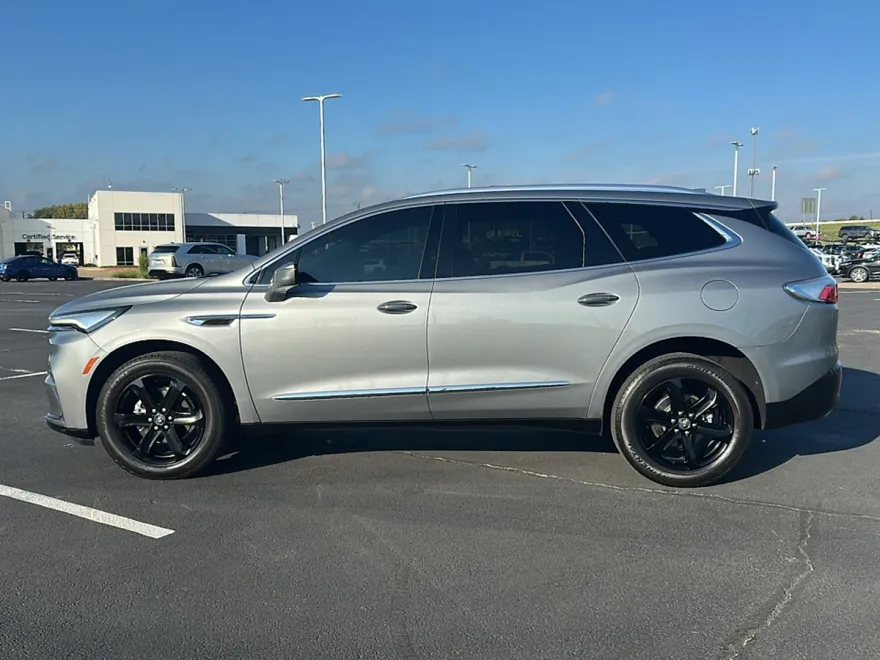 2023 Buick Enclave Essence photo 1