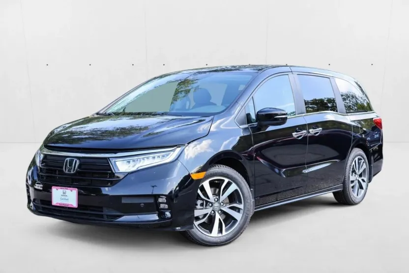 2024 Honda Odyssey Touring photo 1