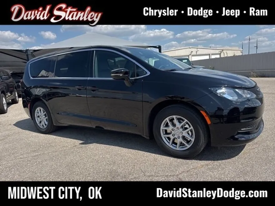 2026 Chrysler Voyager LX photo 1