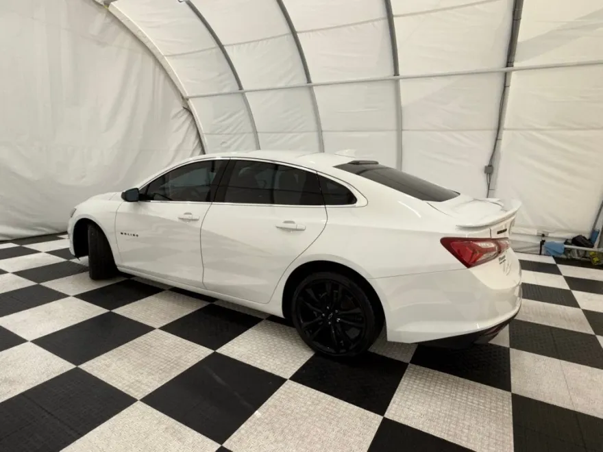 2021 Chevrolet Malibu 1LT photo 1