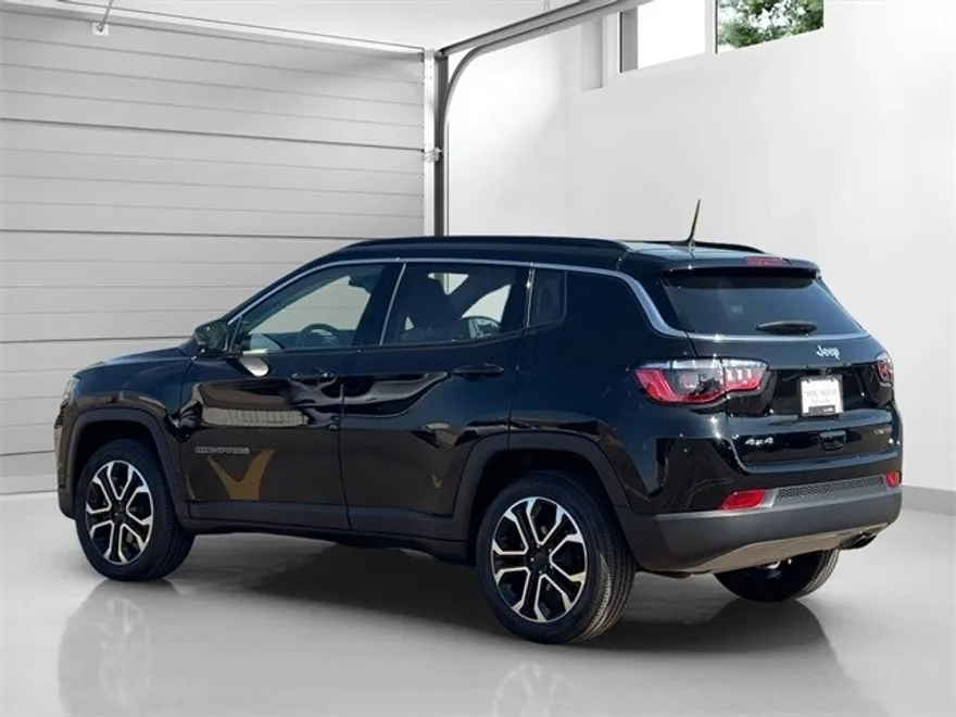 2022 Jeep Compass Limited photo 1