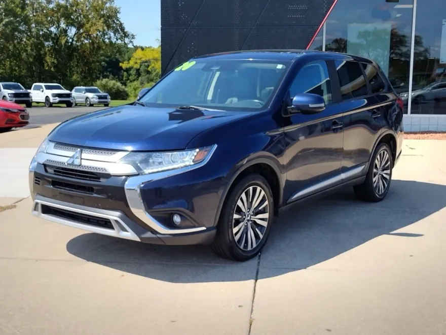 2020 Mitsubishi Outlander SE photo 1