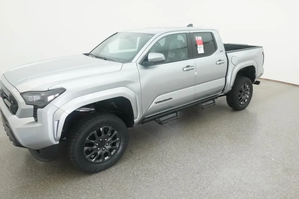 2025 Toyota Tacoma SR5 Double Cab photo 1