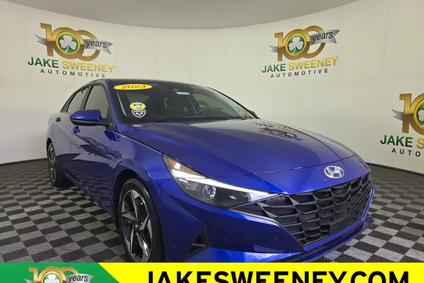 2023 Hyundai Elantra SEL photo 1