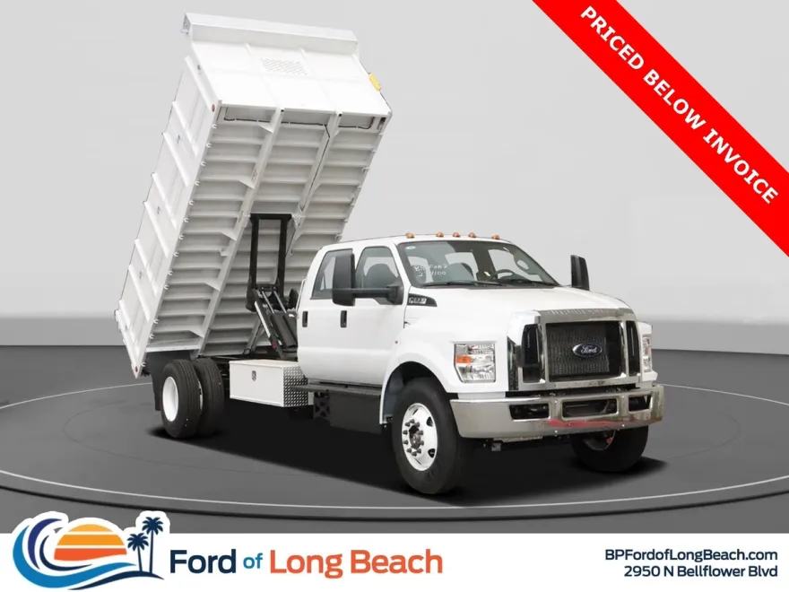 2024 Ford F-650 photo 1