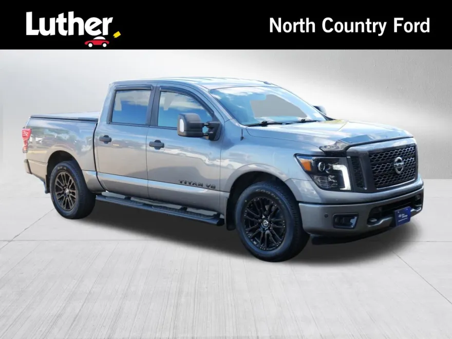 2018 Nissan Titan SV photo 1