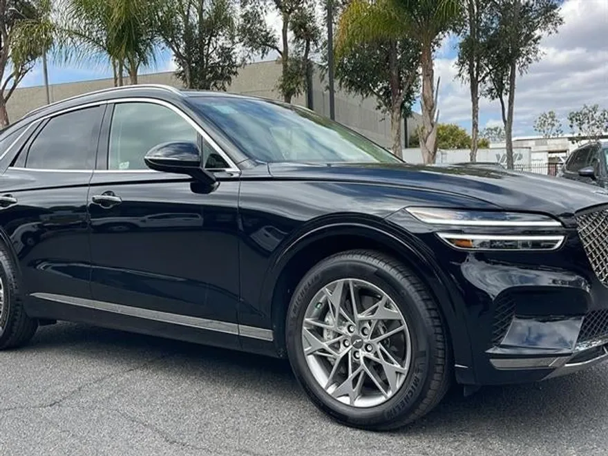 2025 Genesis GV70 2.5T Standard photo 1
