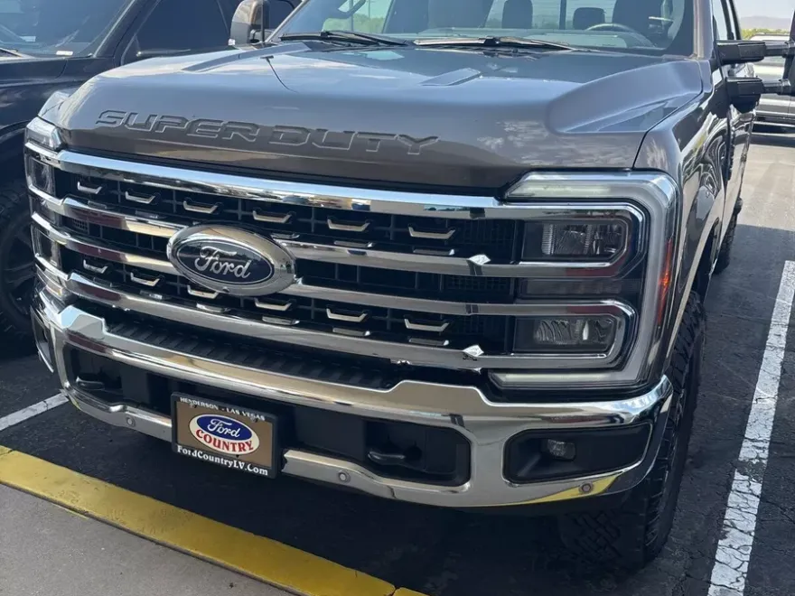 2023 Ford F-250 Lariat photo 1
