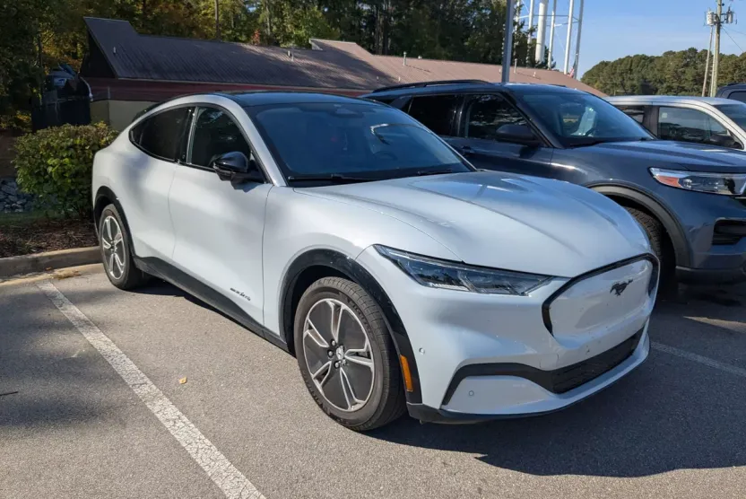 2023 Ford Mustang Mach-E Premium photo 1