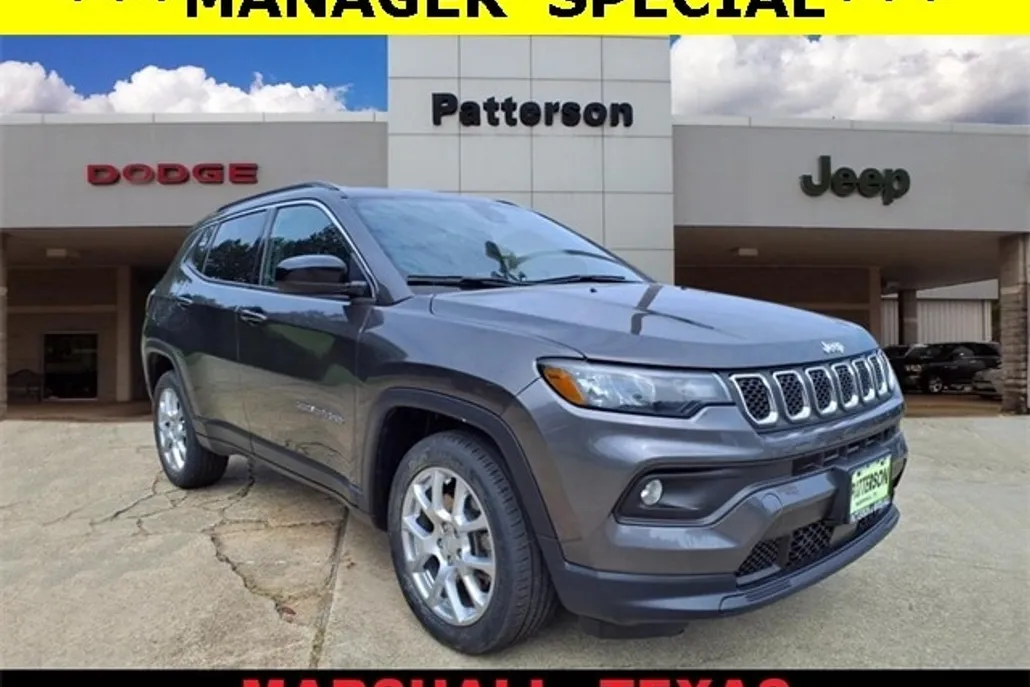 2023 Jeep Compass Latitude Lux photo 1