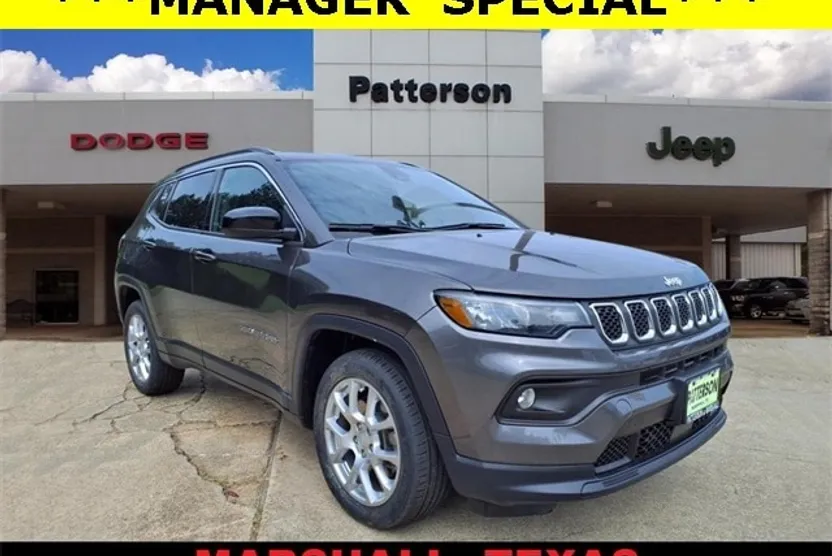 2023 Jeep Compass Latitude Lux photo 1