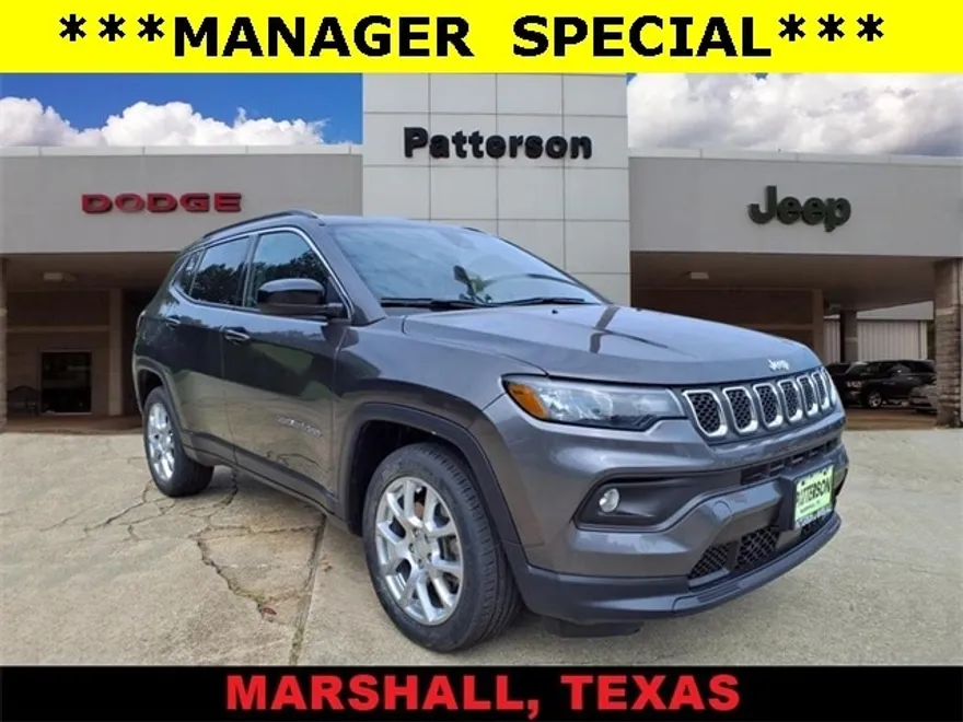 2023 Jeep Compass Latitude Lux photo 1
