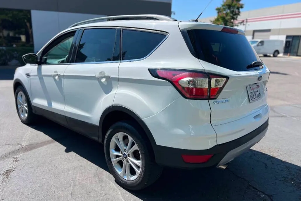 2018 Ford Escape SE photo 1