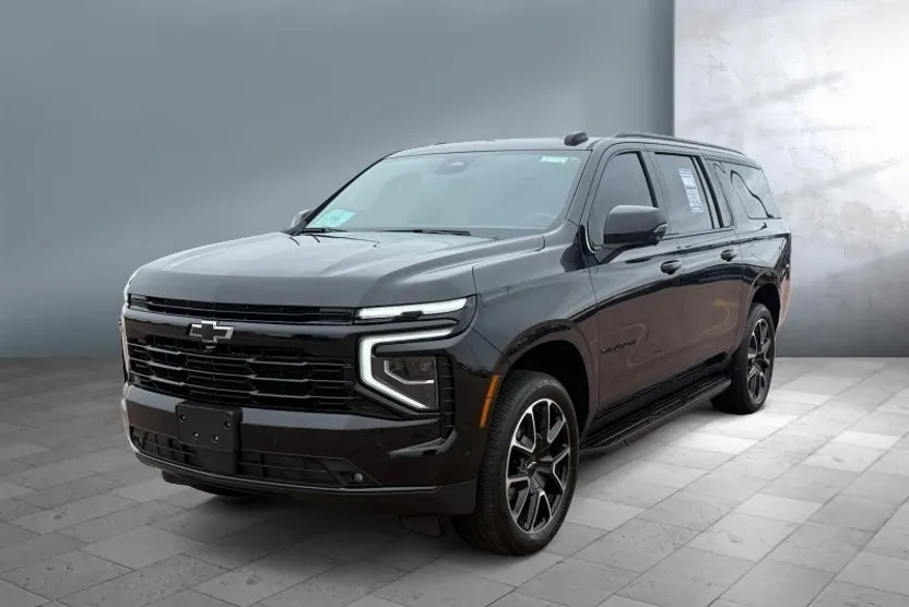 2025 Chevrolet Suburban RST photo 1