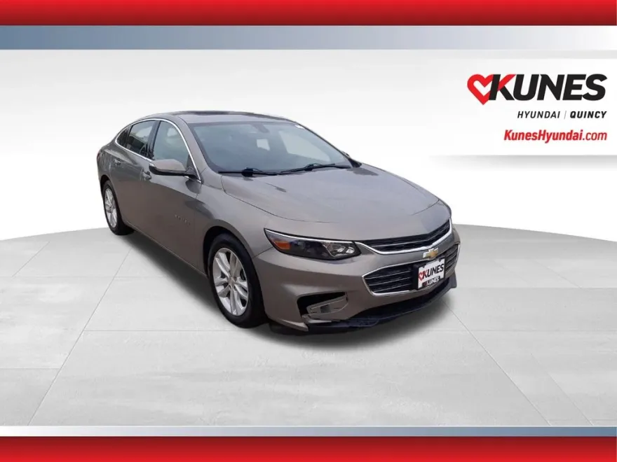2017 Chevrolet Malibu 1LT photo 1