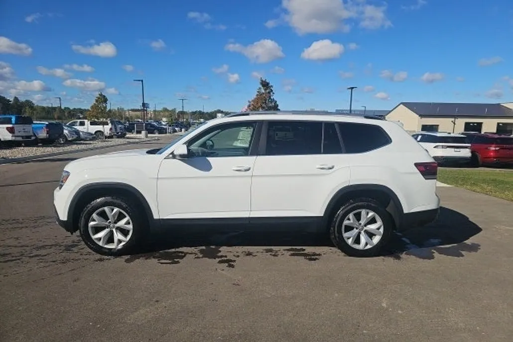 2018 Volkswagen Atlas Launch Edition photo 1