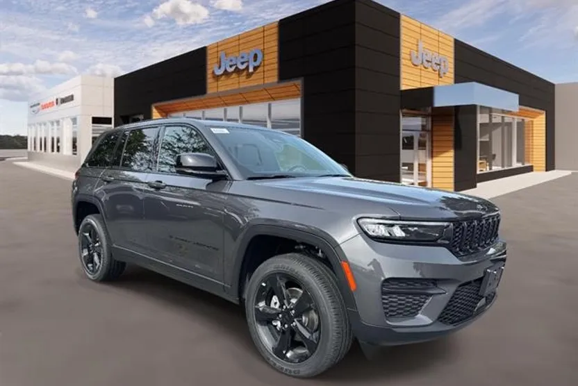 2025 Jeep Grand Cherokee Altitude photo 1