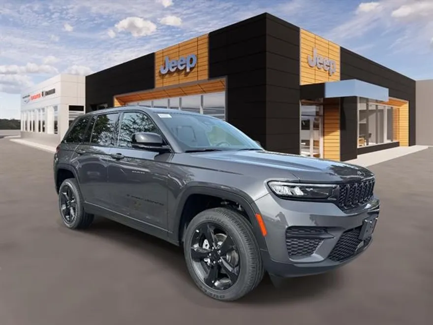 2025 Jeep Grand Cherokee Altitude photo 1
