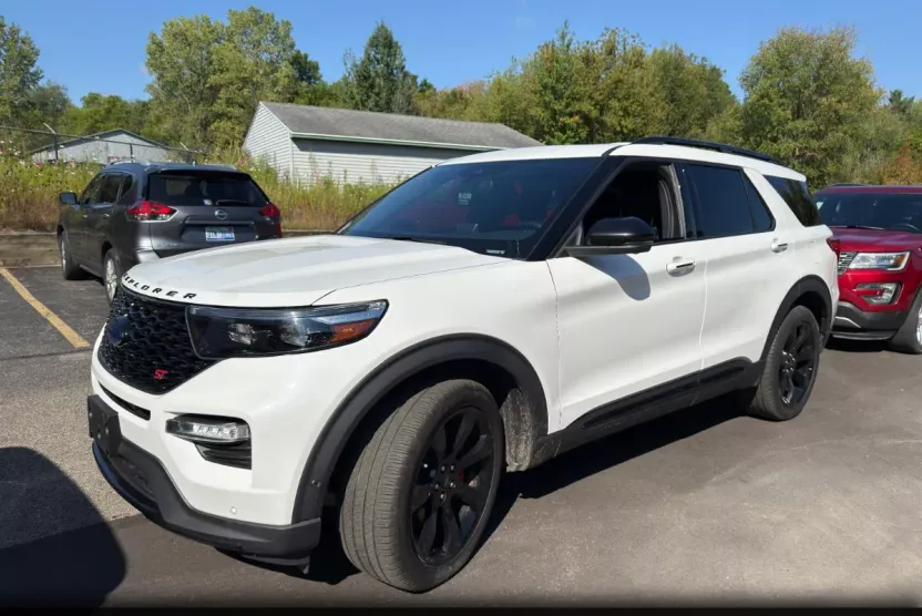 2020 Ford Explorer ST photo 1