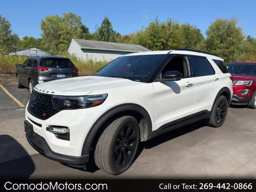 2020 Ford Explorer ST photo 1