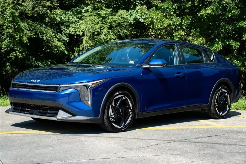 2025 Kia K4 EX photo 1