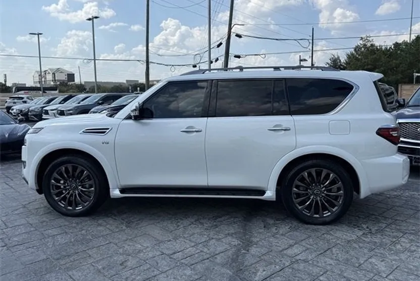 2022 Nissan Armada Platinum photo 1