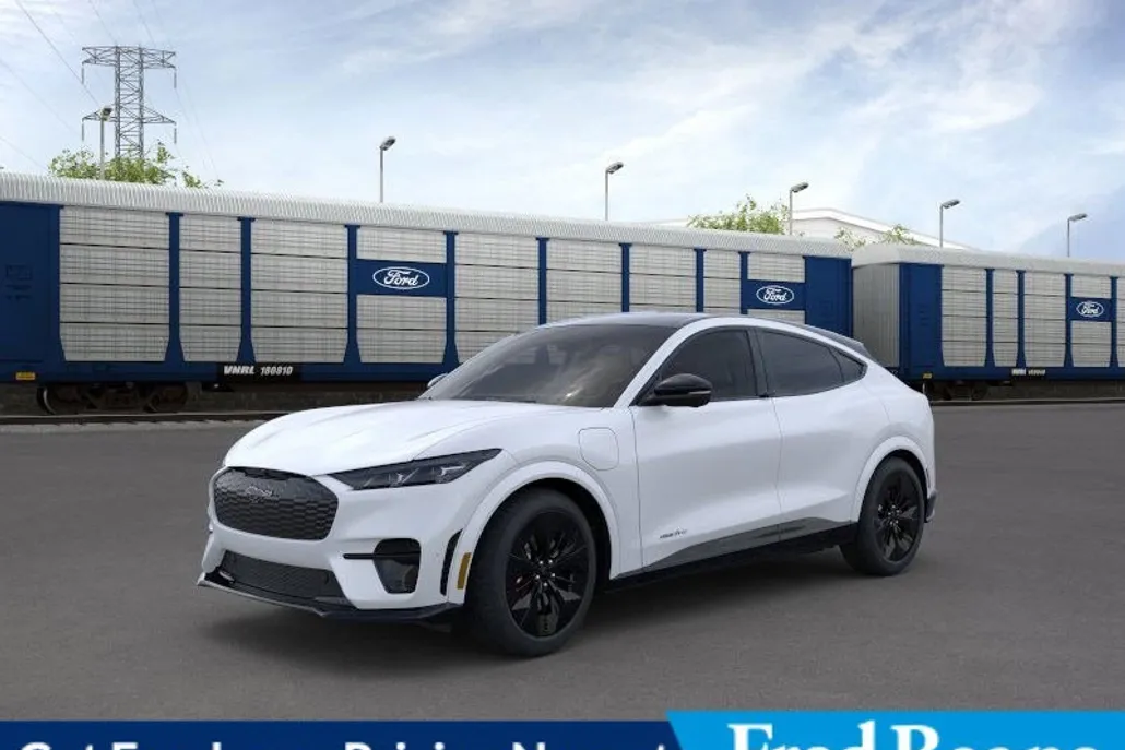 2025 Ford Mustang Mach-E GT photo 1
