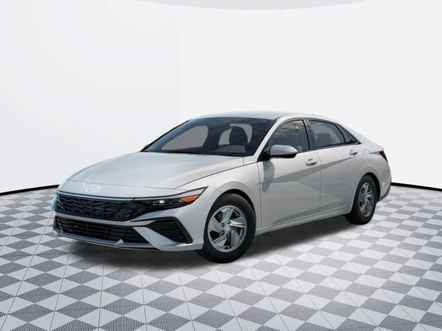 2025 Hyundai Elantra SE photo 1