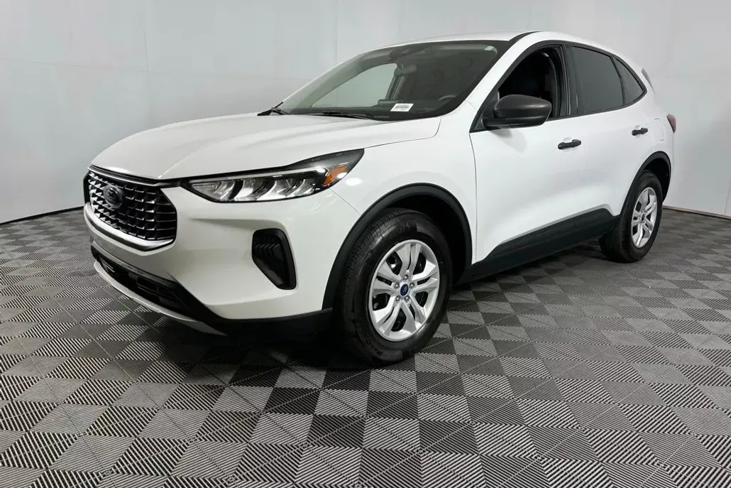 2023 Ford Escape Base photo 1